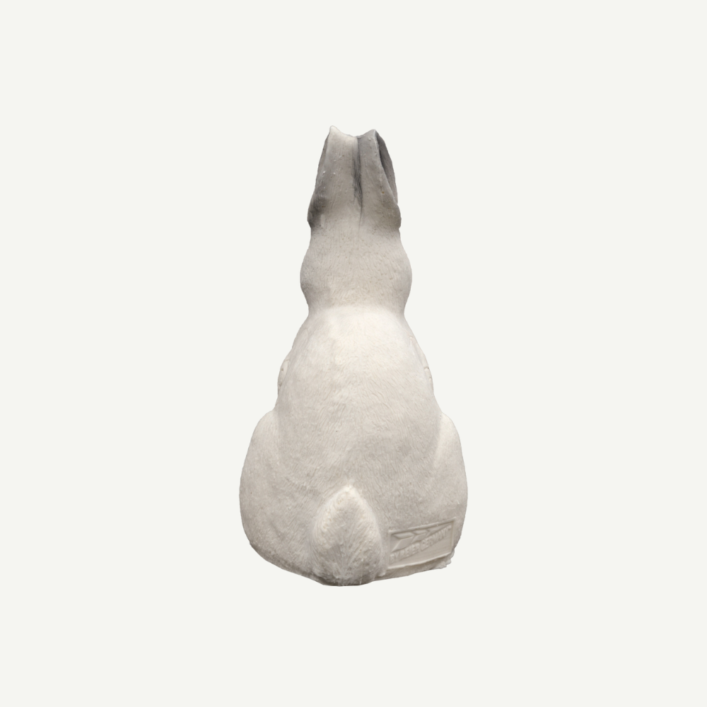 100471 IBB 3D Snow hare sitting