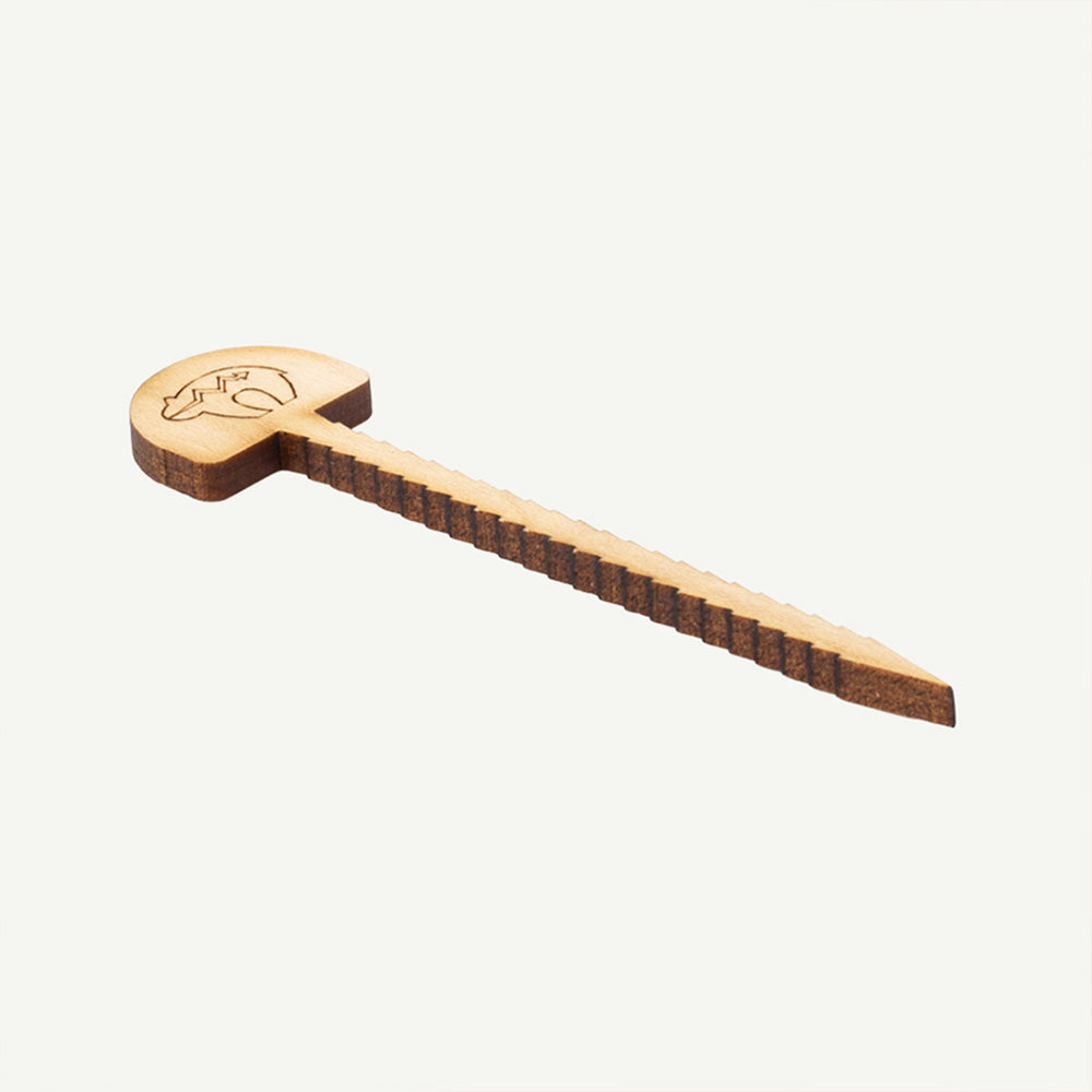100097 Wooden Target pin